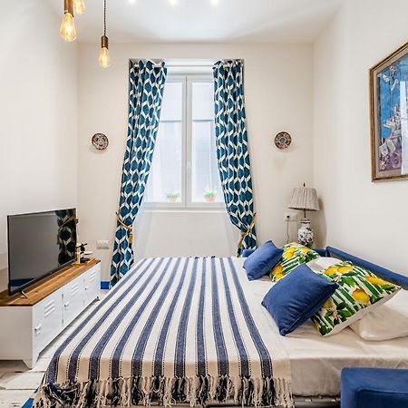 Studio Travel 24M2, 120M Vieux-Port ,Clim , Wifi ,Acces Autonome Avec Code Марсель Екстер'єр фото