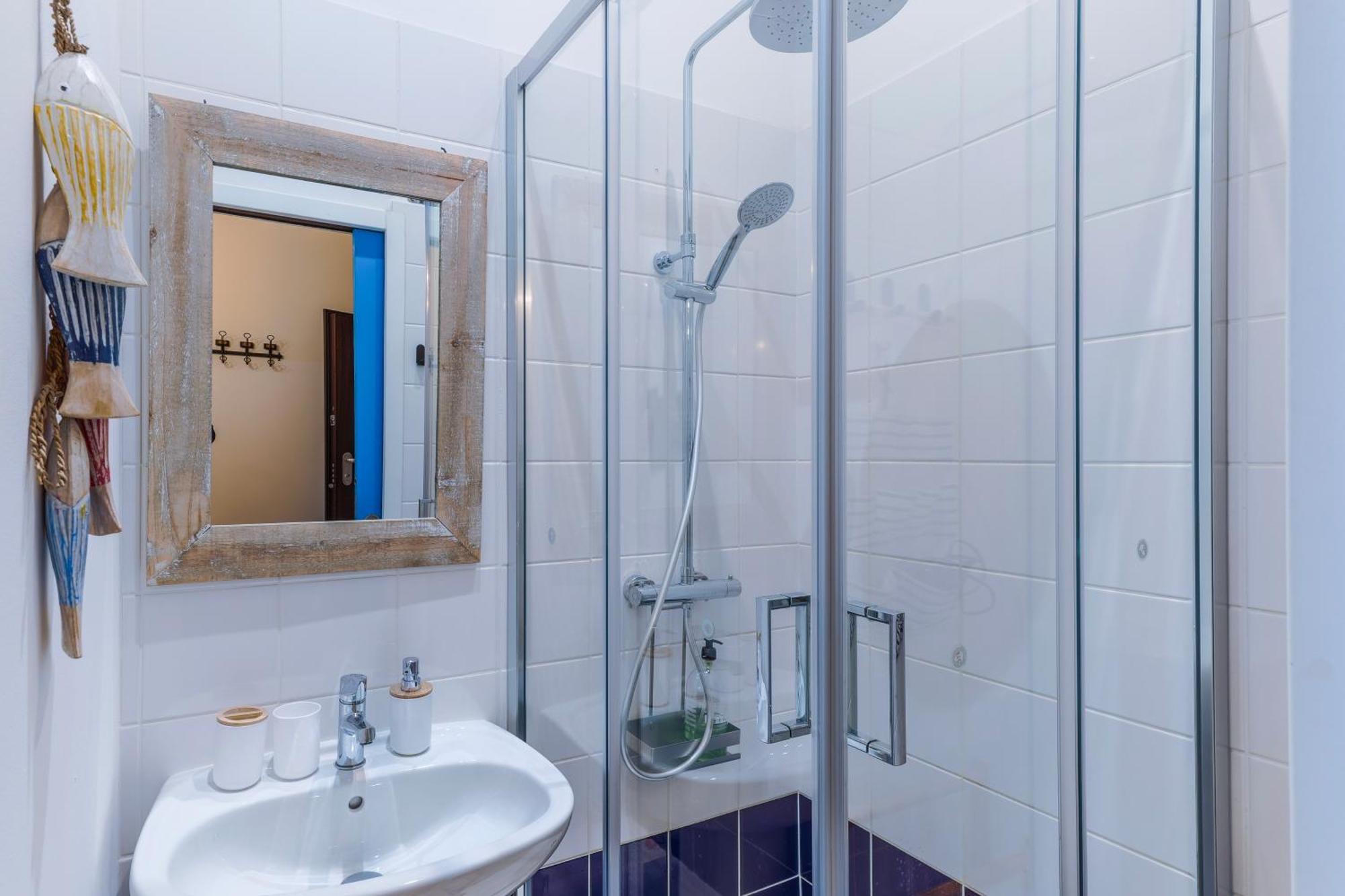 Studio Travel 24M2, 120M Vieux-Port ,Clim , Wifi ,Acces Autonome Avec Code Марсель Екстер'єр фото